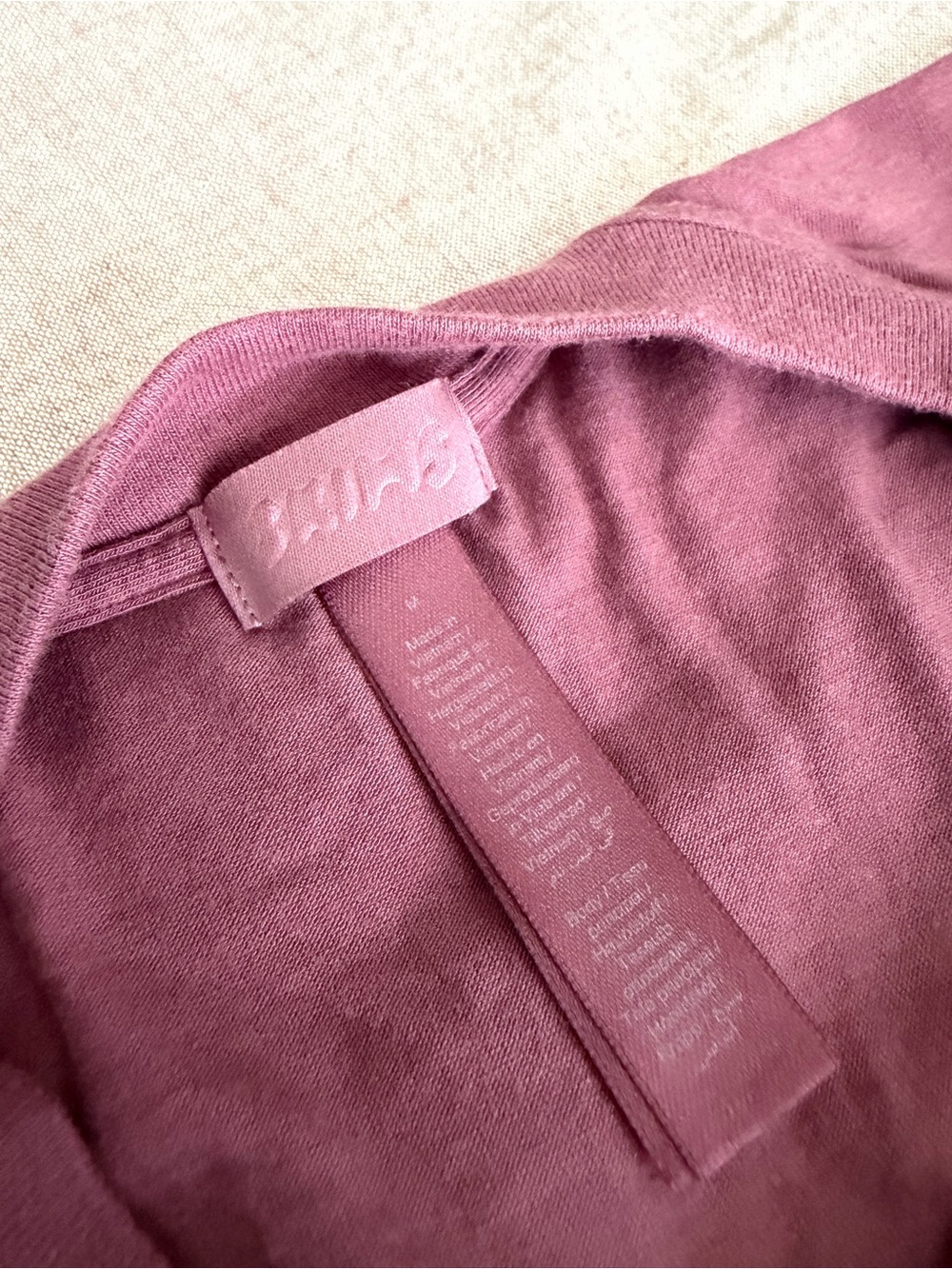 SKIMS Boyfriend T-shirt, M, Beet - Picture 2 of 2
